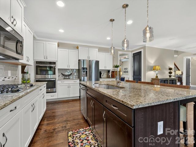 804 Sardis Lane, Charlotte, NC 28270