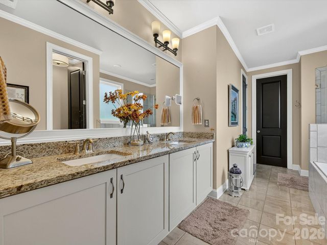 804 Sardis Lane, Charlotte, NC 28270