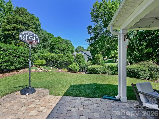 804 Sardis Lane, Charlotte, NC 28270