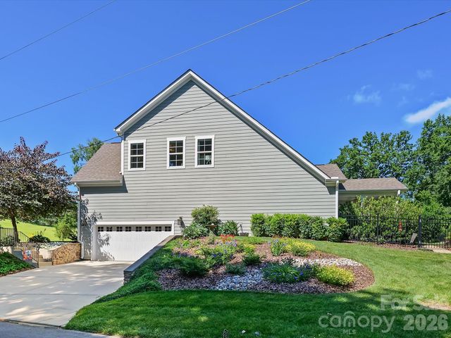 804 Sardis Lane, Charlotte, NC 28270