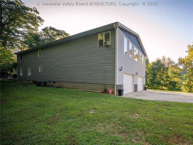 20 Michelle Lane, South Charleston, WV 25309