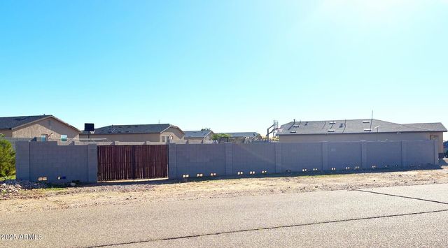 502 BRANDEIS Drive, Morristown, AZ 85342