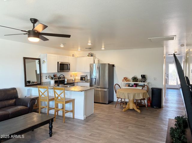 502 BRANDEIS Drive, Morristown, AZ 85342