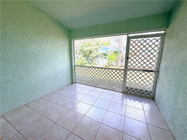 1127 Diplomat PKWY E, Cape Coral, FL 33909