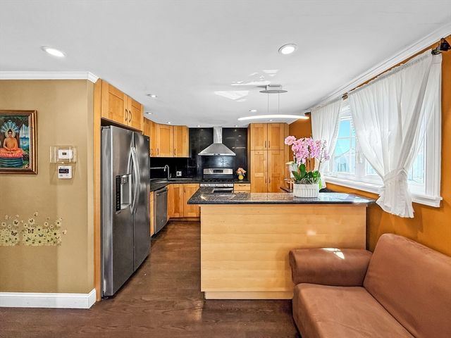 32 Fenley St, Revere, MA 02151