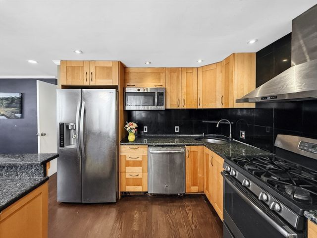 32 Fenley St, Revere, MA 02151