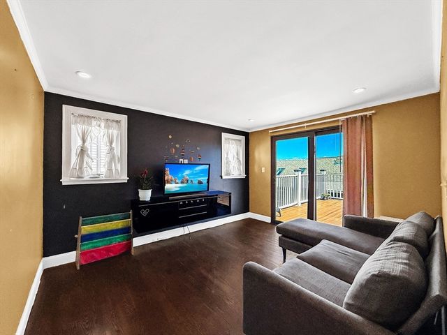 32 Fenley St, Revere, MA 02151