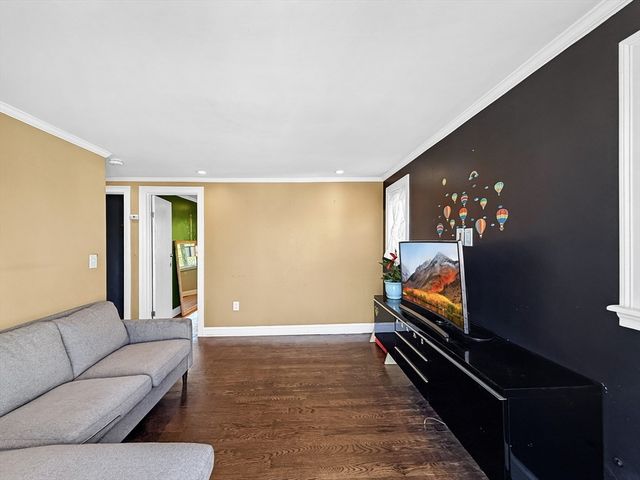 32 Fenley St, Revere, MA 02151