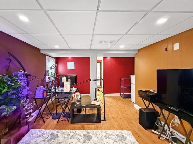 32 Fenley St, Revere, MA 02151