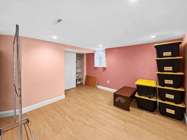 32 Fenley St, Revere, MA 02151