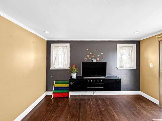 32 Fenley St, Revere, MA 02151