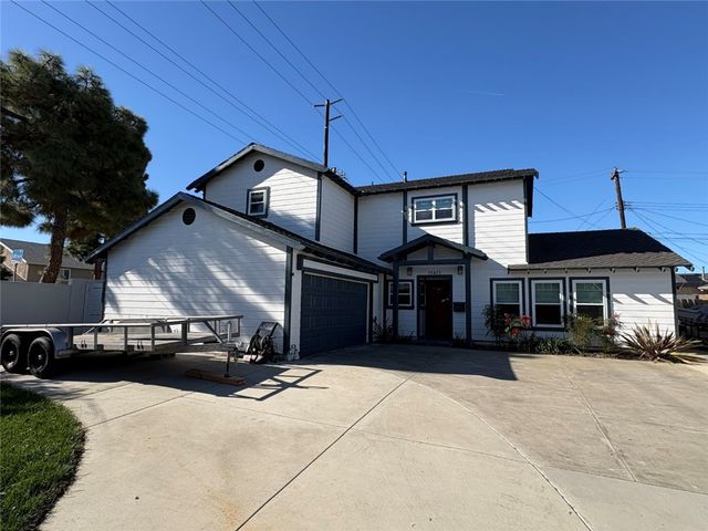 15471 Victoria, Huntington Beach, CA 92647