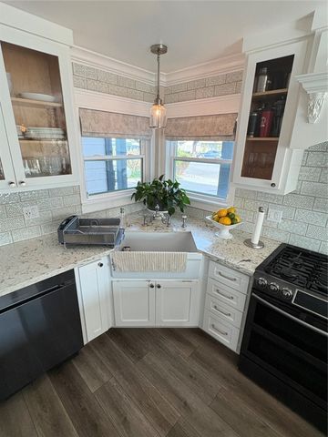 15471 Victoria, Huntington Beach, CA 92647