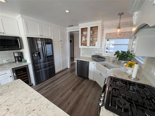 15471 Victoria, Huntington Beach, CA 92647