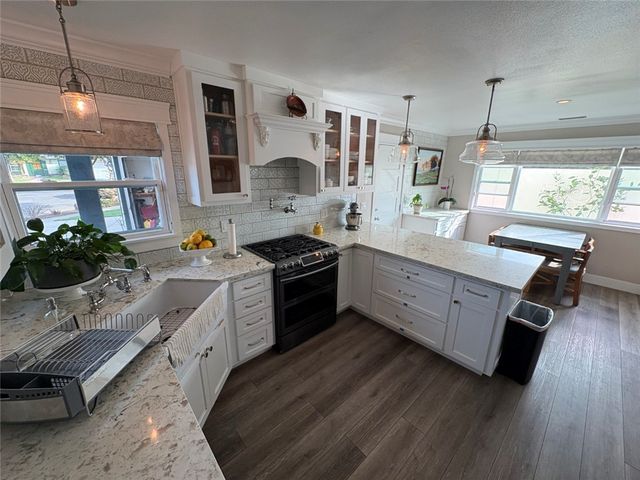 15471 Victoria, Huntington Beach, CA 92647