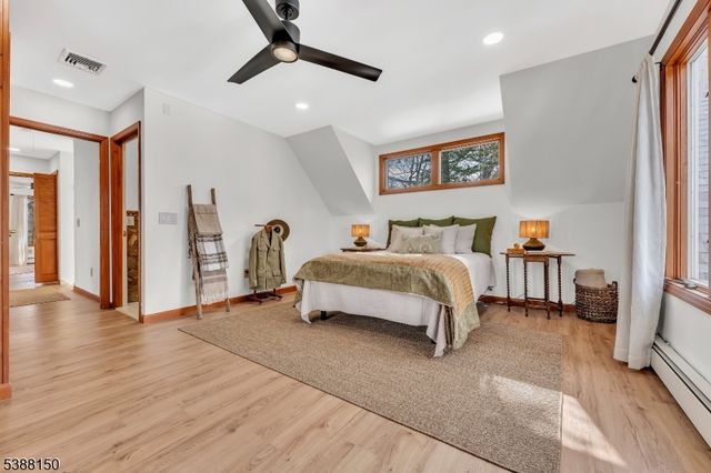 68 High Point Rd, Bloomingdale Boro, NJ 07403