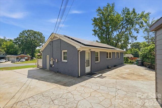 4324 Hidden Valley Road, Charlotte, NC 28213