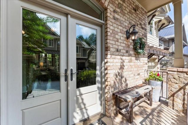 105 Weatherford Place, Roswell, GA 30075