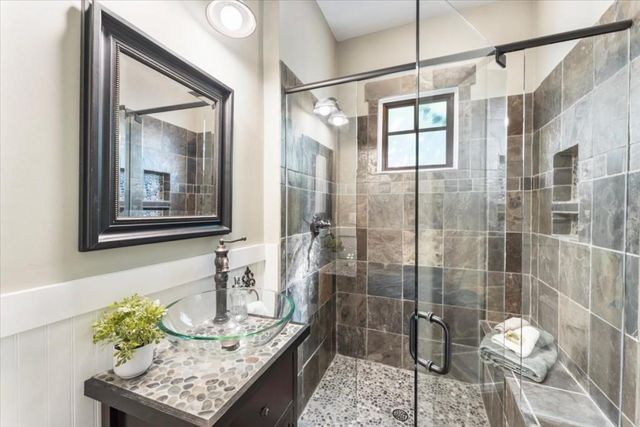 105 Weatherford Place, Roswell, GA 30075