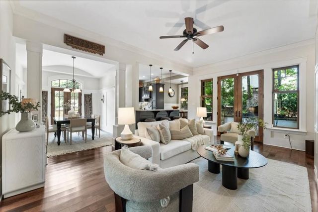 105 Weatherford Place, Roswell, GA 30075