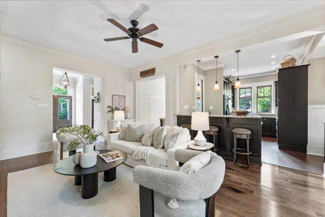 105 Weatherford Place, Roswell, GA 30075