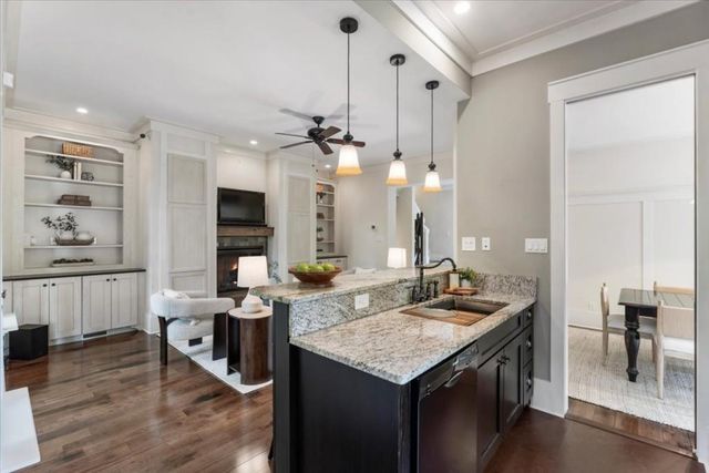 105 Weatherford Place, Roswell, GA 30075