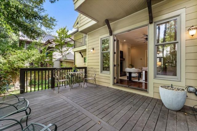 105 Weatherford Place, Roswell, GA 30075