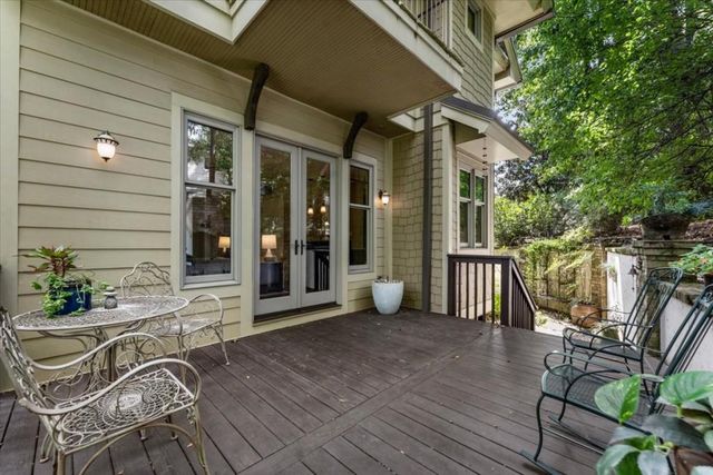105 Weatherford Place, Roswell, GA 30075