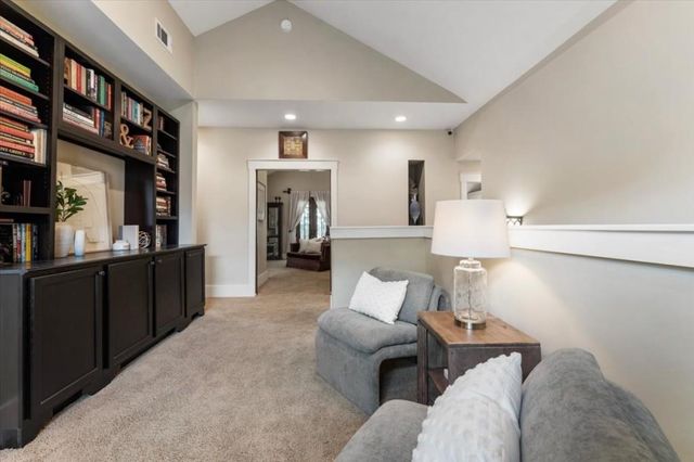 105 Weatherford Place, Roswell, GA 30075