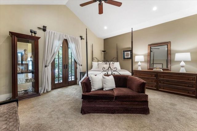 105 Weatherford Place, Roswell, GA 30075