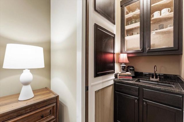 105 Weatherford Place, Roswell, GA 30075
