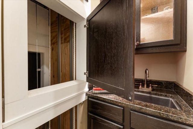 105 Weatherford Place, Roswell, GA 30075