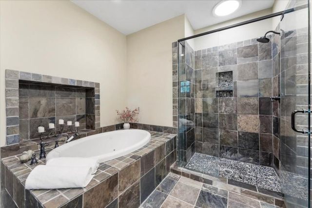 105 Weatherford Place, Roswell, GA 30075