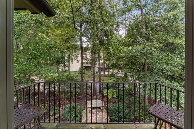 105 Weatherford Place, Roswell, GA 30075