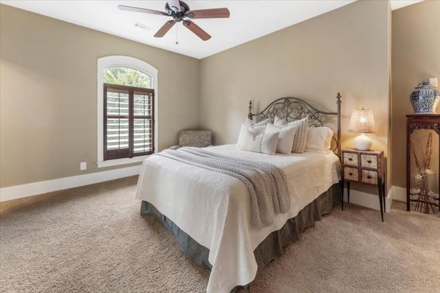 105 Weatherford Place, Roswell, GA 30075