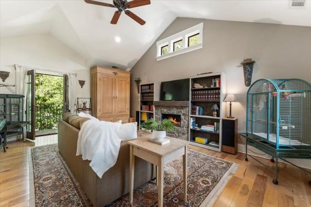 105 Weatherford Place, Roswell, GA 30075