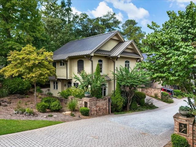 105 Weatherford Place, Roswell, GA 30075