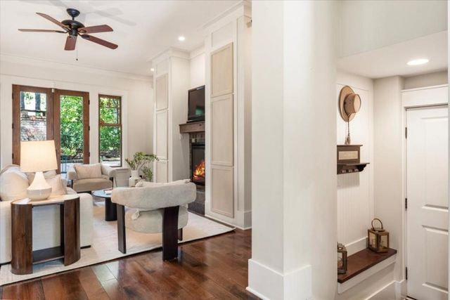 105 Weatherford Place, Roswell, GA 30075