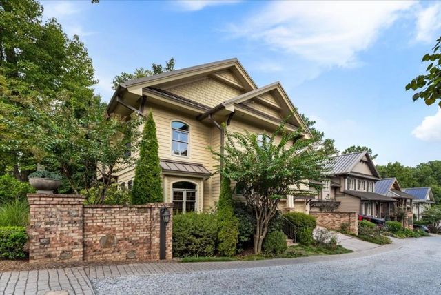 105 Weatherford Place, Roswell, GA 30075