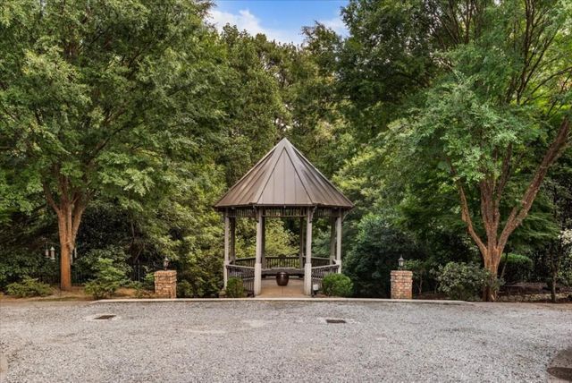 105 Weatherford Place, Roswell, GA 30075