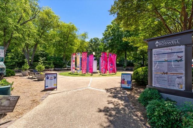 105 Weatherford Place, Roswell, GA 30075