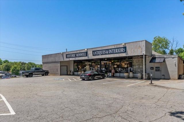 105 Weatherford Place, Roswell, GA 30075