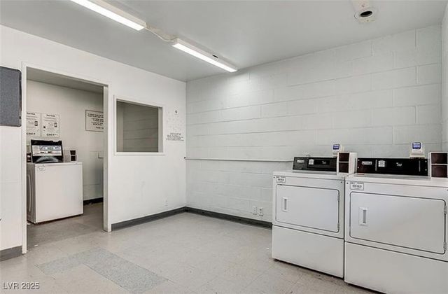 3712 Royal Crest Street 14, Las Vegas, NV 89119