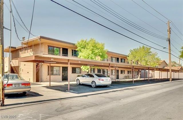 3712 Royal Crest Street 14, Las Vegas, NV 89119