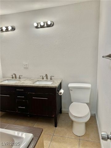 3712 Royal Crest Street 14, Las Vegas, NV 89119