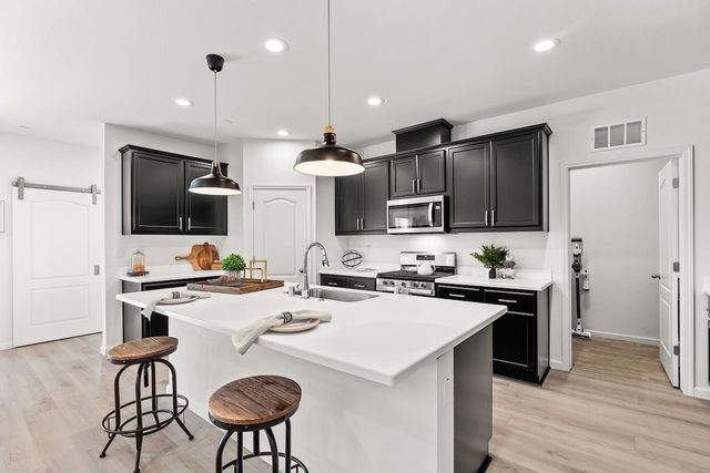 292 Postma St, Manteca, CA 95337