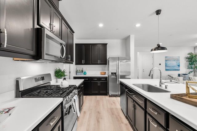 292 Postma St, Manteca, CA 95337