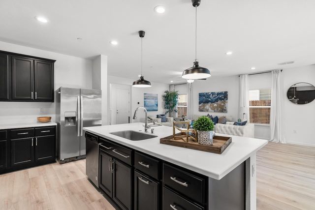 292 Postma St, Manteca, CA 95337