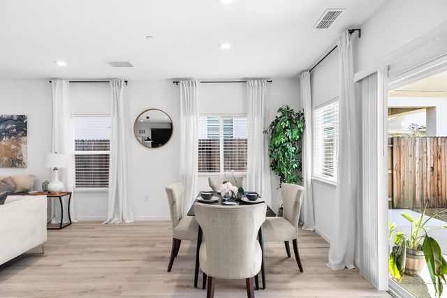 292 Postma St, Manteca, CA 95337