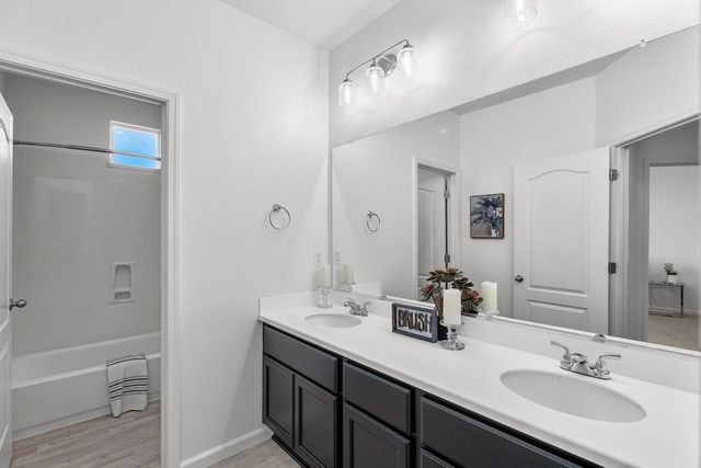 292 Postma St, Manteca, CA 95337